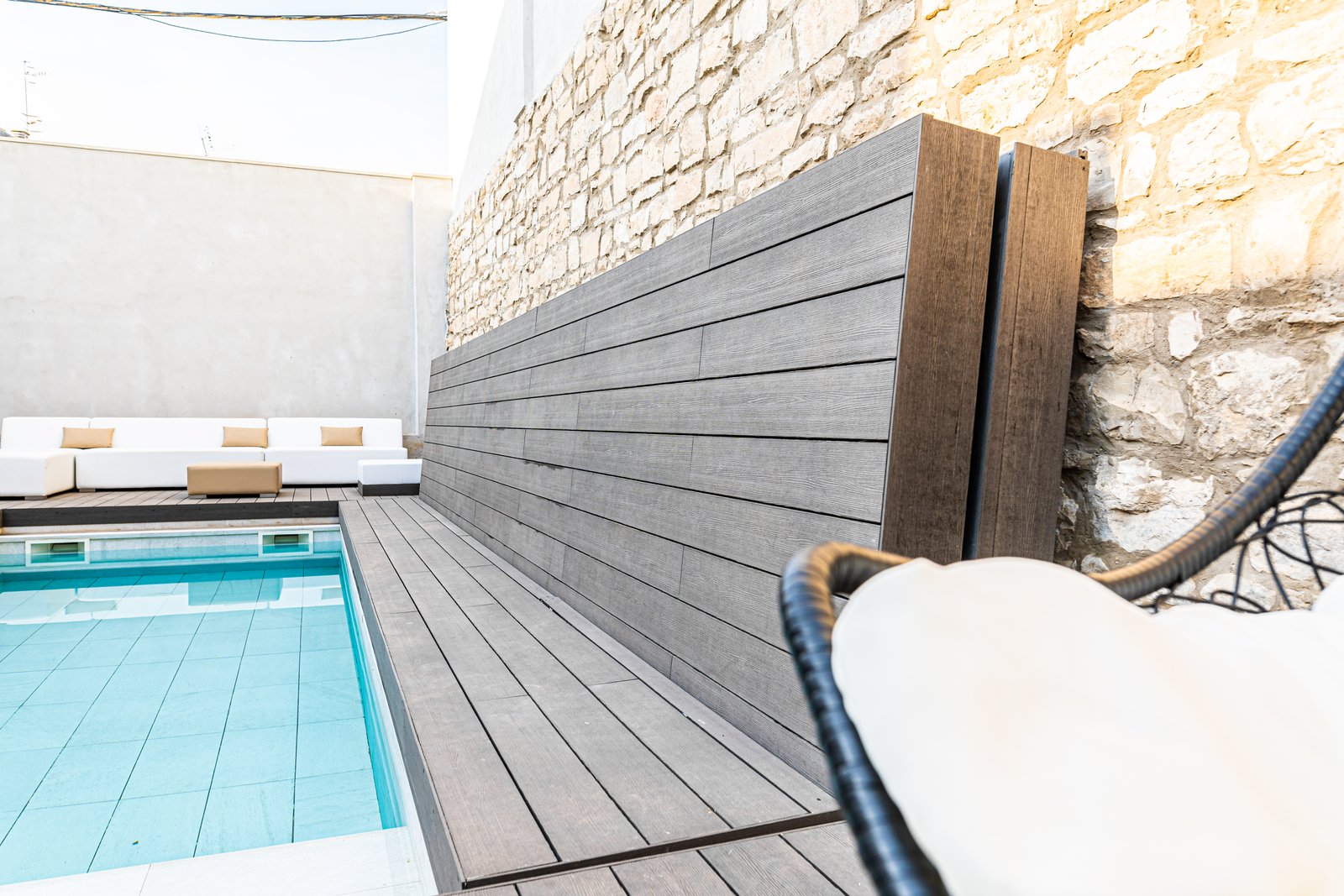 Piscina particular con cubierta plegable