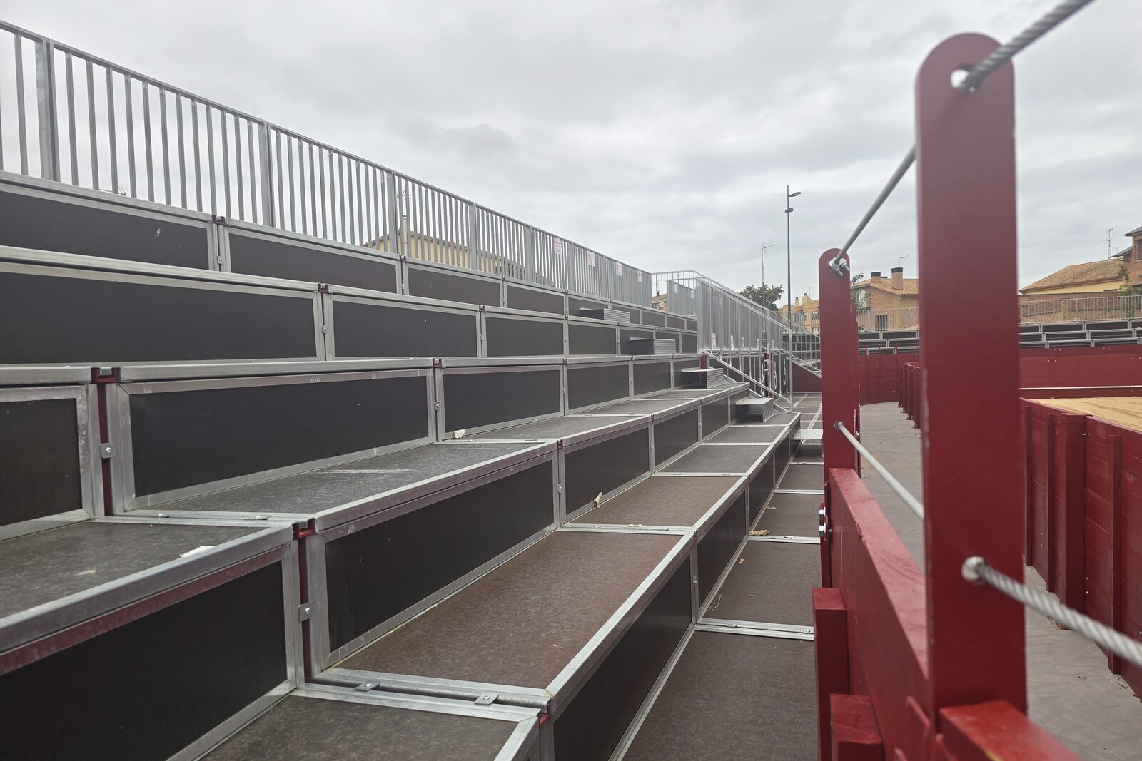 Graderío modular para plaza de toros de Allo (Navarra) · sistema i·Tauro de igaulyss