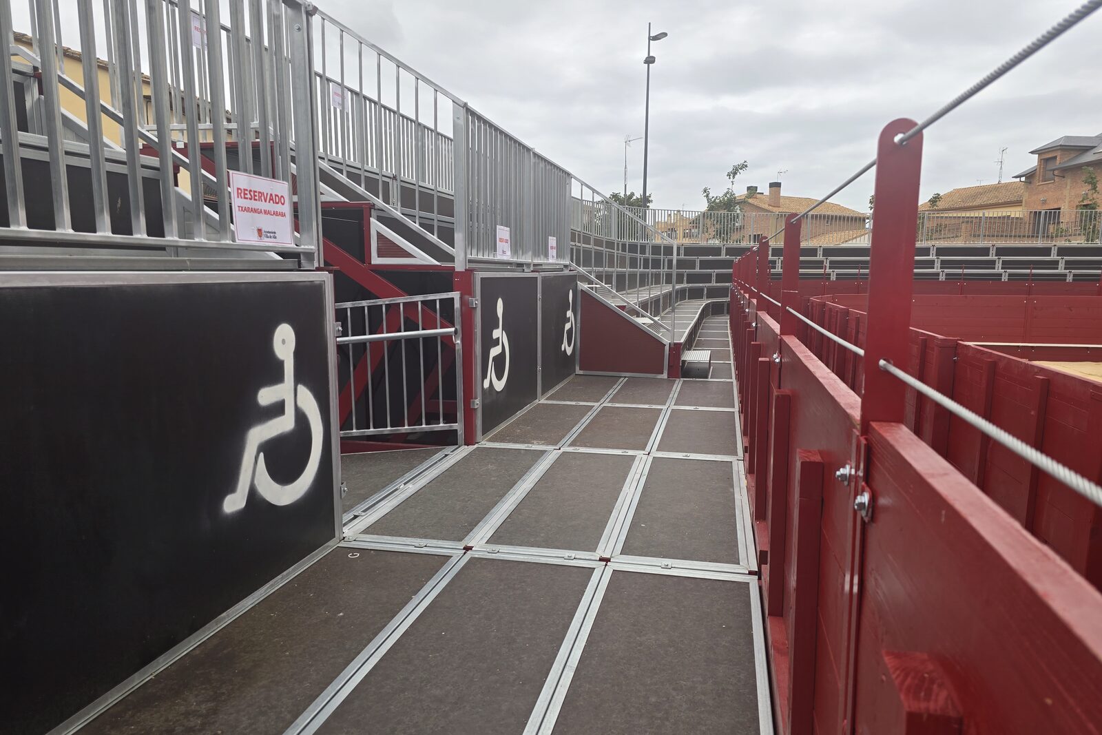 Graderío modular para plaza de toros de Allo (Navarra) · sistema i·Tauro de igaulyss