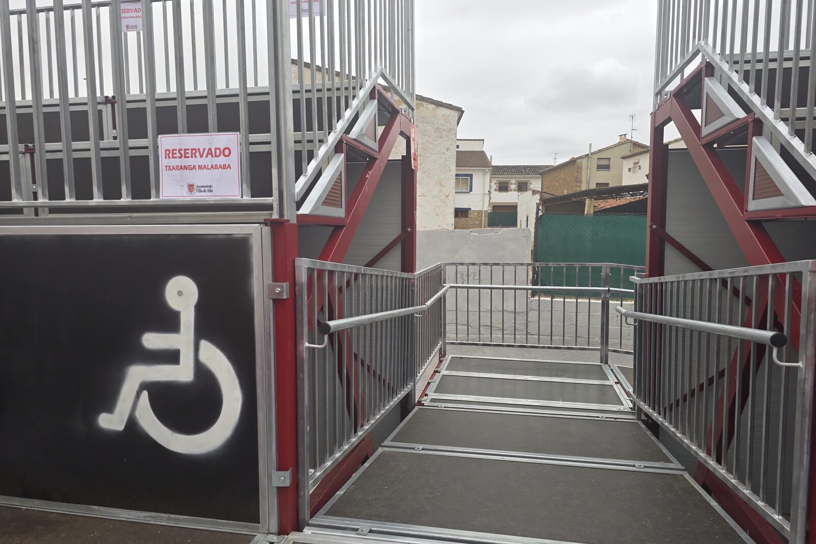 Graderío modular para plaza de toros de Allo (Navarra) · sistema i·Tauro de igaulyss
